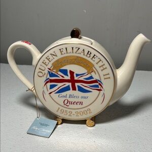 Tony Carter Handmade Collectable Teapot Queen Elizabeth Golden Jubilee 2002 Rare